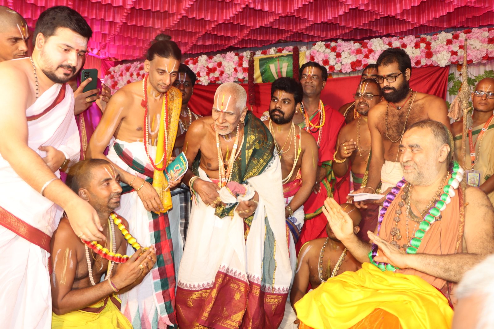 Shankaracharya visit Naimisharanya Balaji Mandir
