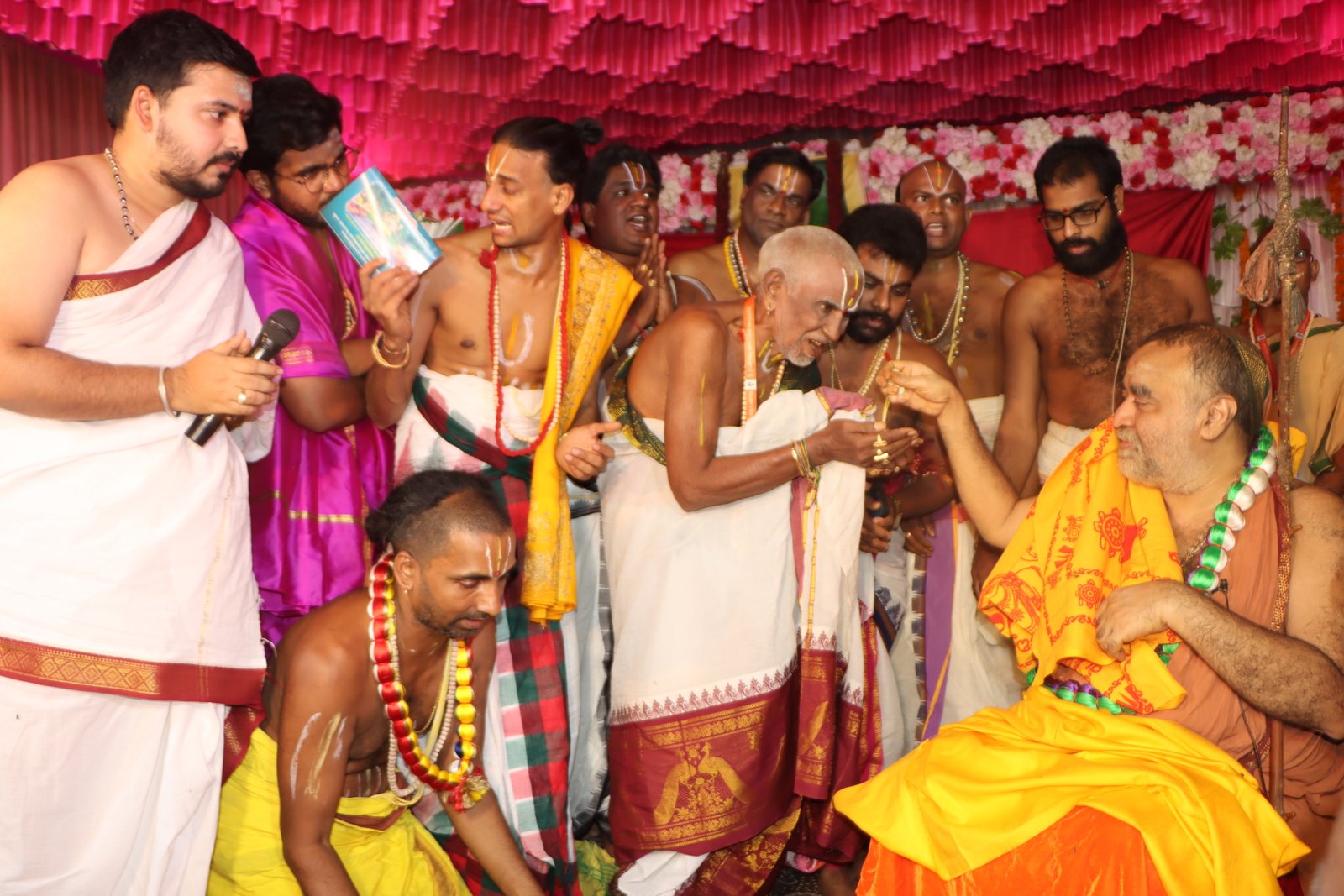 Shankaracharya visit Naimisharanya Balaji Mandir