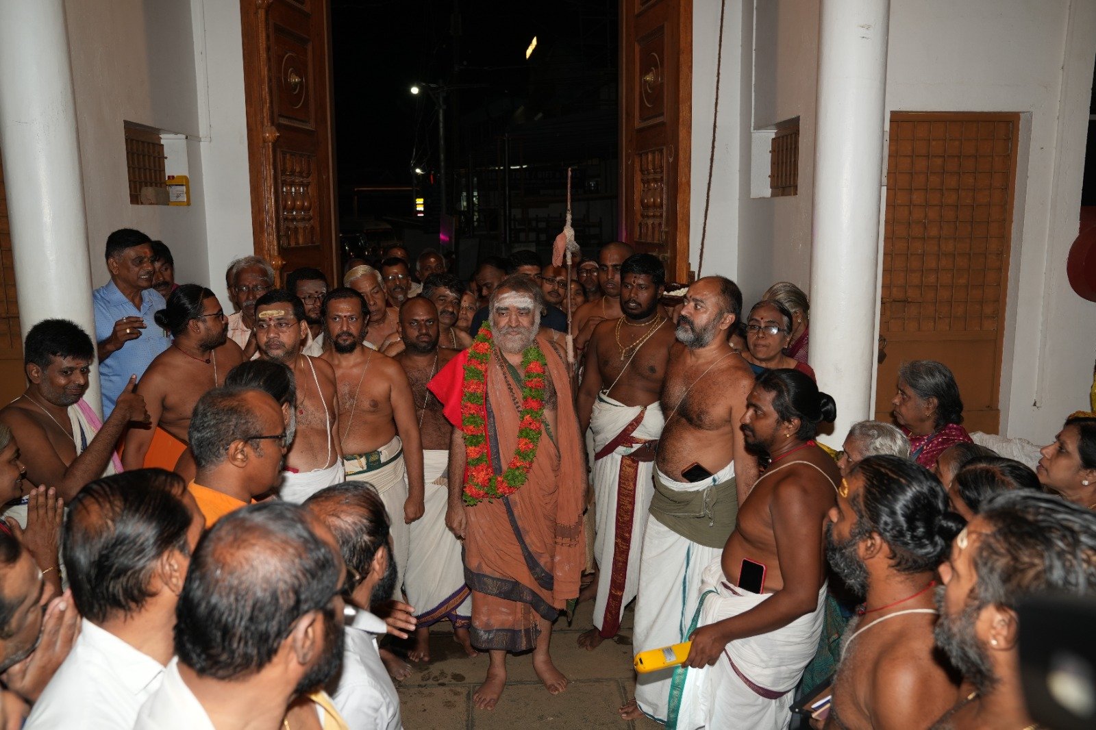 Pujya Kanchi Shankaracharya Swamiji visits Vadakkanthara Sree Thirupuraikkal Bhagavathi Temple Pujya Kanchi Shankaracharya Swamiji visits Vadakkanthara Sree Thirupuraikkal Bhagavathi Temple