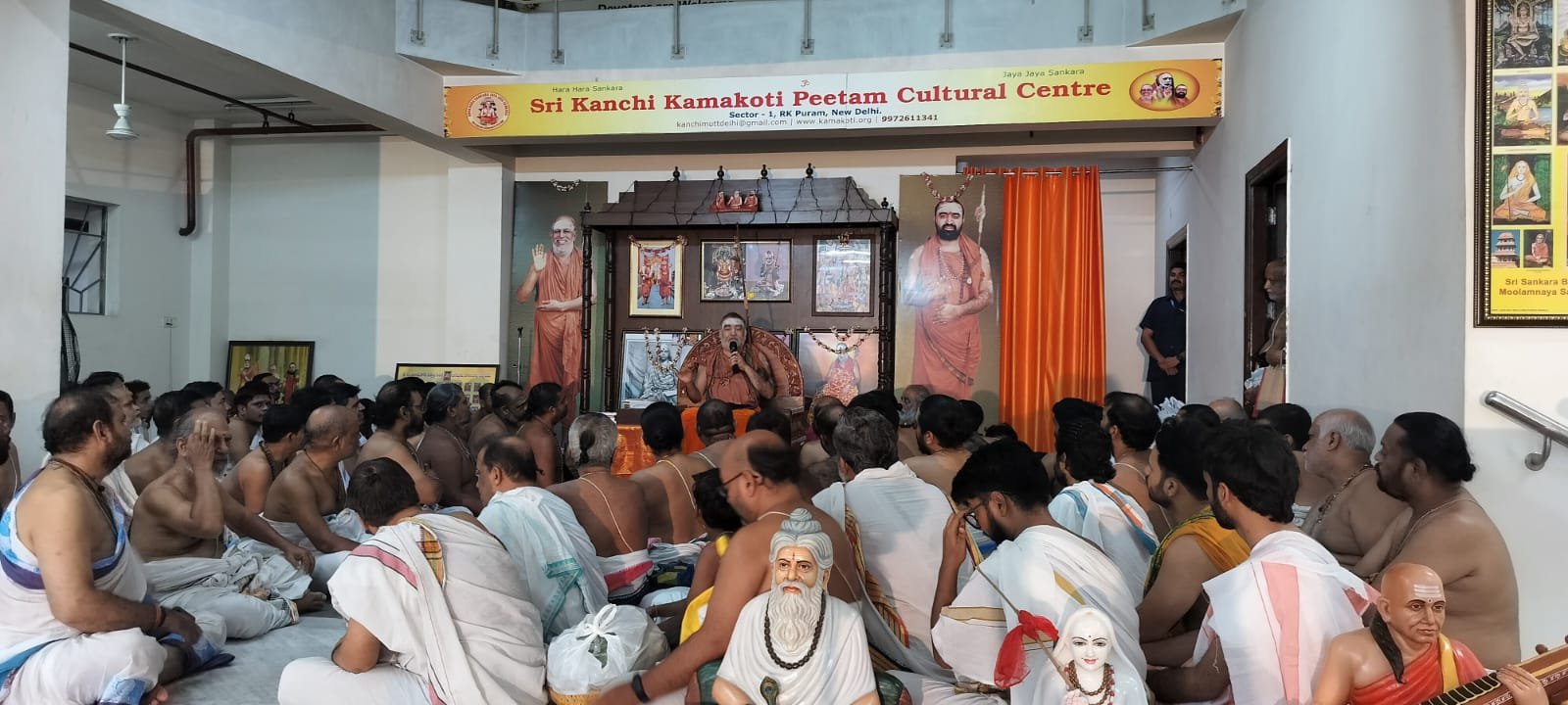 Pujya Shankaracharya Swamiji blesses Vaidika Sabha at Delhi 
