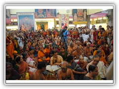 Devotees witnessing Vyasa Puja
