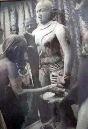 Mahaswamigal with Swaminatha Swami